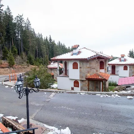 샬레 At - An Affordable Village For Families Or Groups